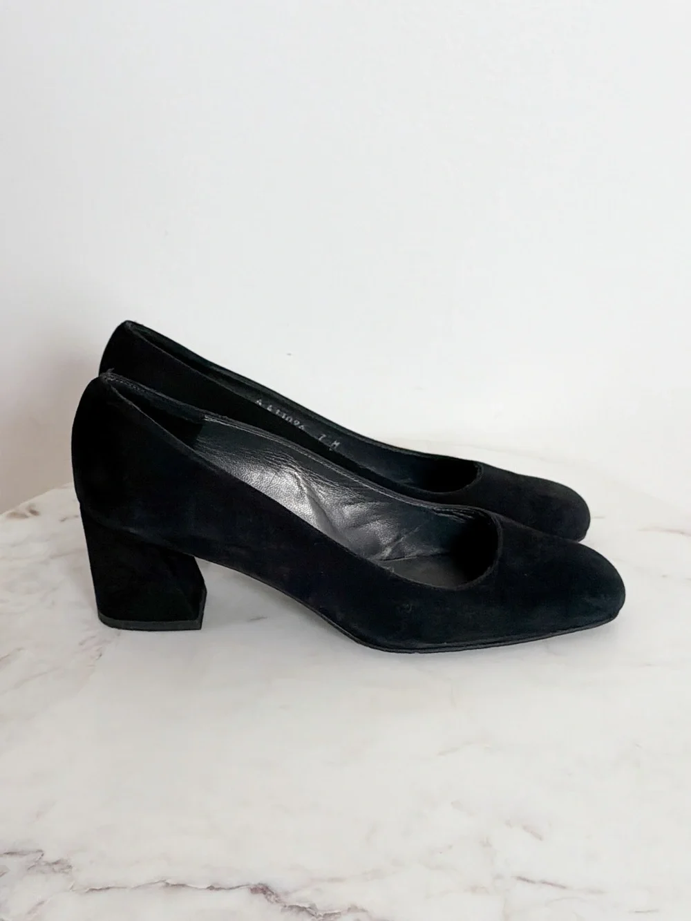 Stuart Weitzman Marymid Suede Pump Heels Black Size 7M